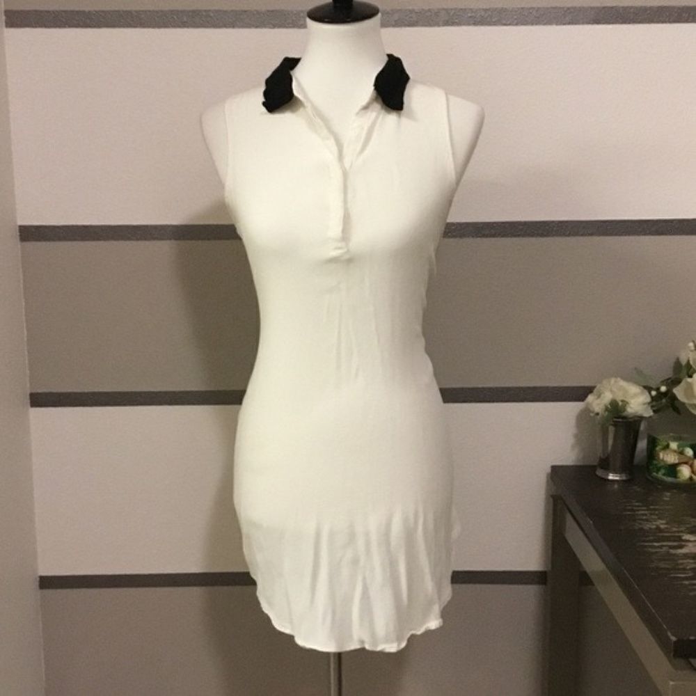 Forever 21 sleeveless button up blouse